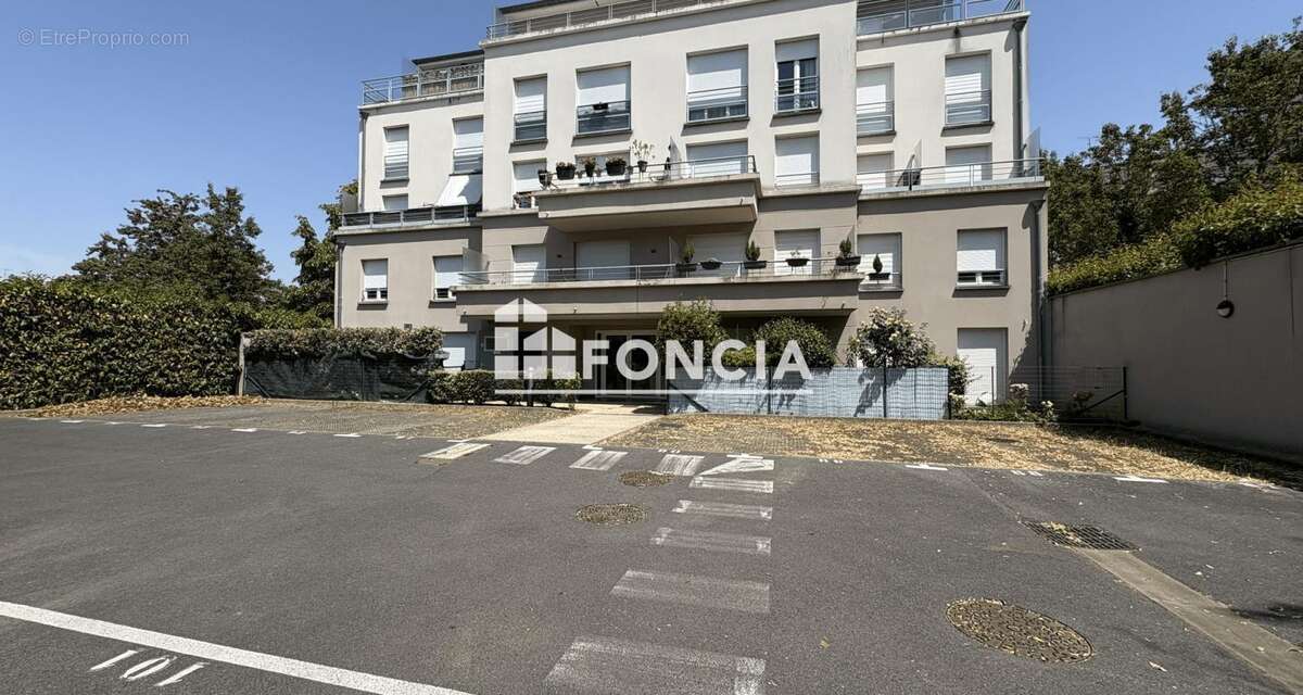 CORBEIL - Beau 3 Pièces avec balcon et parking - photo 16