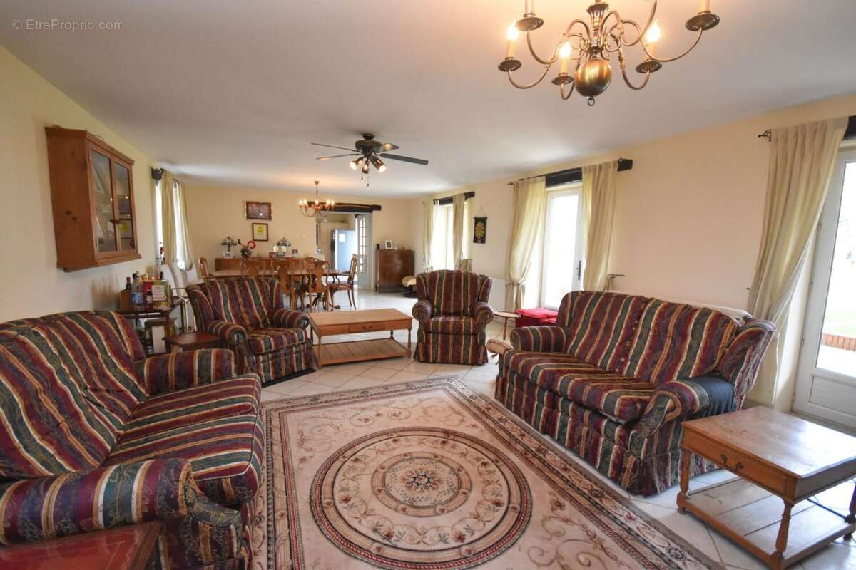 Maison à LA BAZEUGE