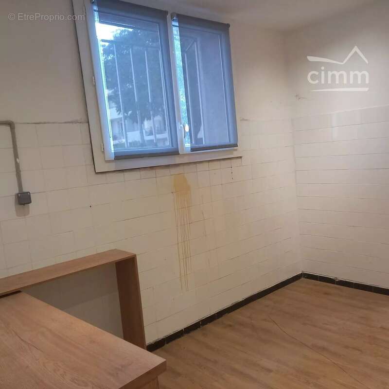 Commerce à BOURG-LES-VALENCE