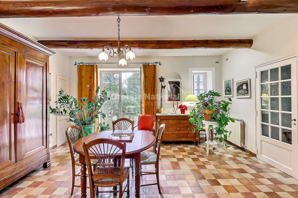 Maison à SAINT-ETIENNE-DU-GRES