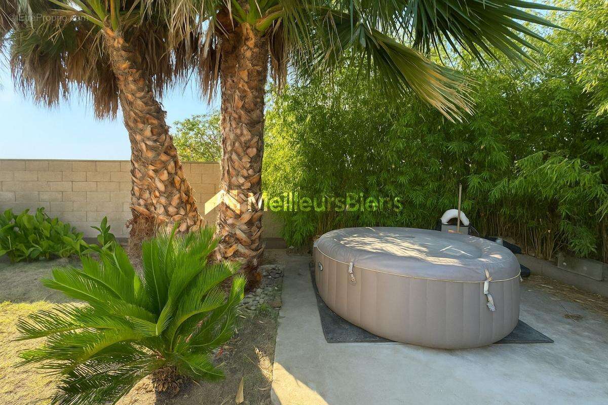 Maison à VIC-LA-GARDIOLE