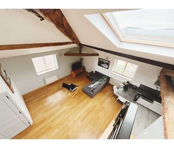 Appartement à FONTAINES-SAINT-MARTIN