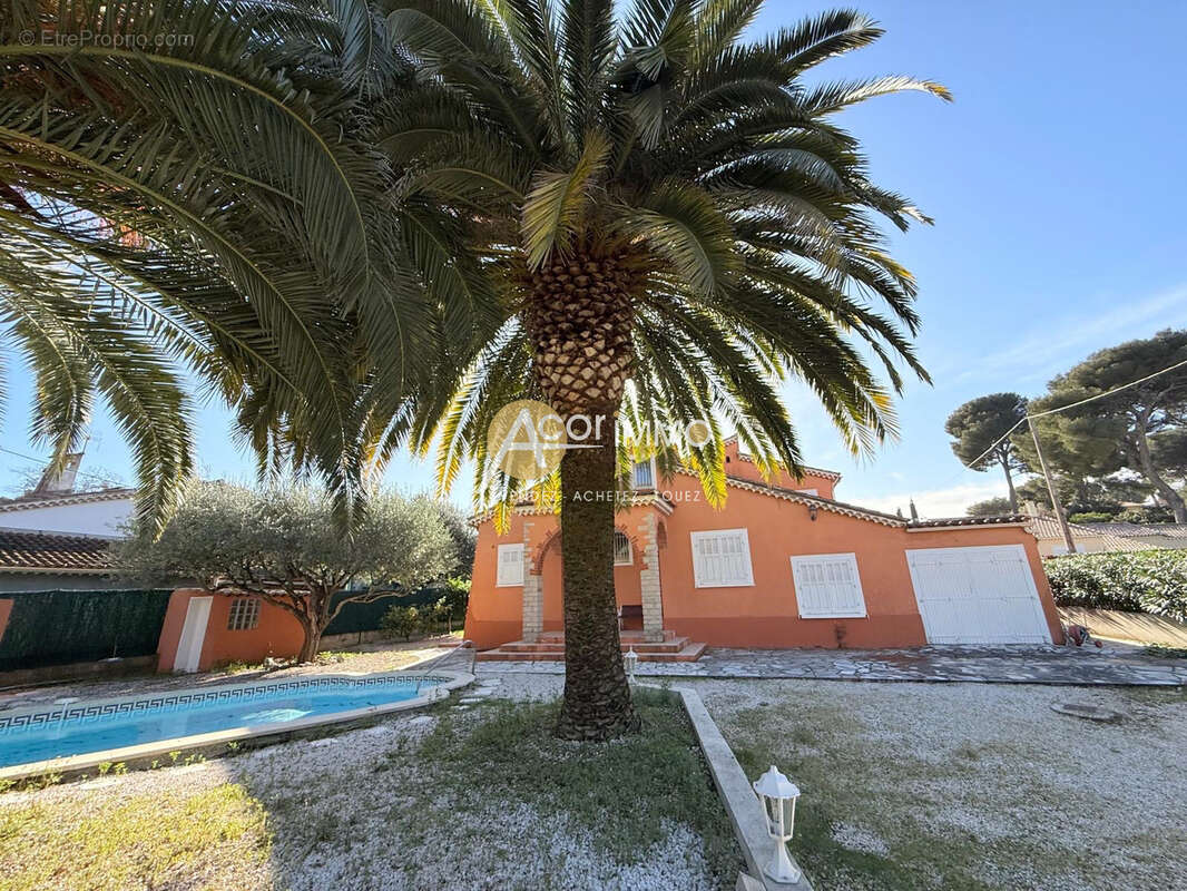 Maison à SIX-FOURS-LES-PLAGES