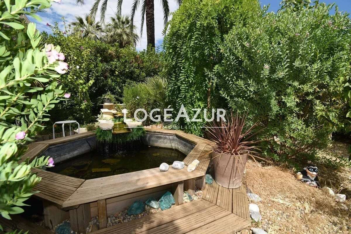 Appartement à VALLAURIS