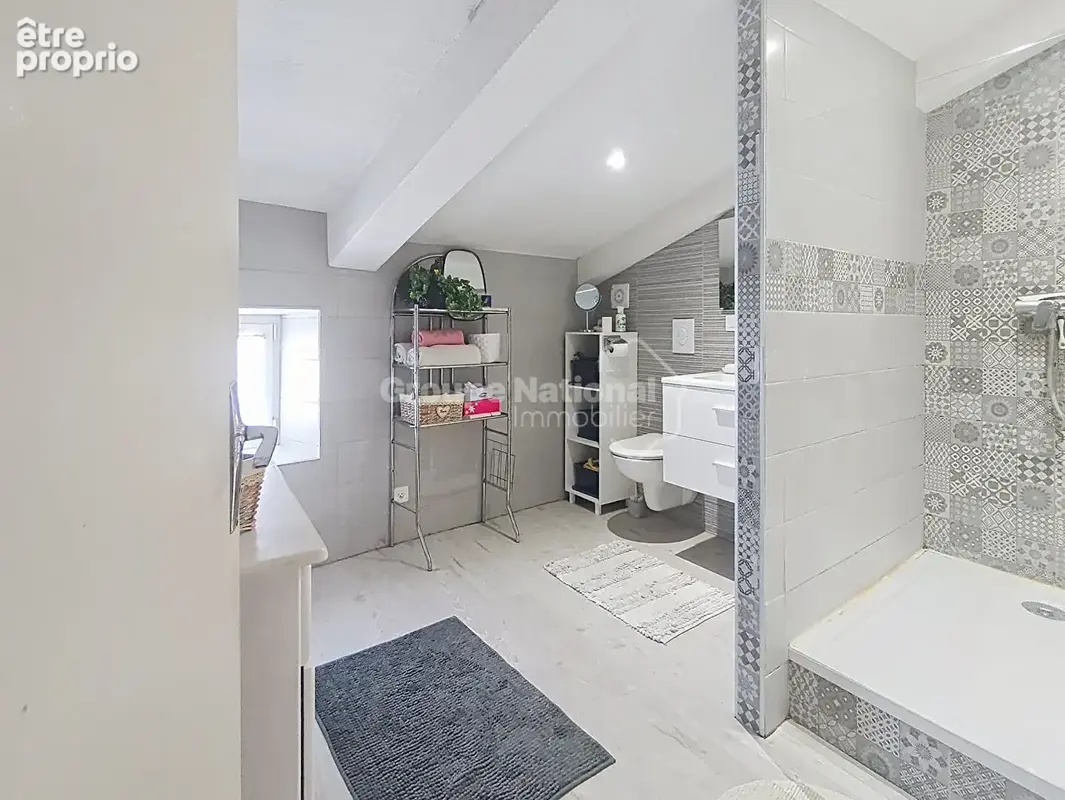 Maison de village  avec terrasses , solarium et jardinet  à ROCHEGUDE (26790) - photo 6