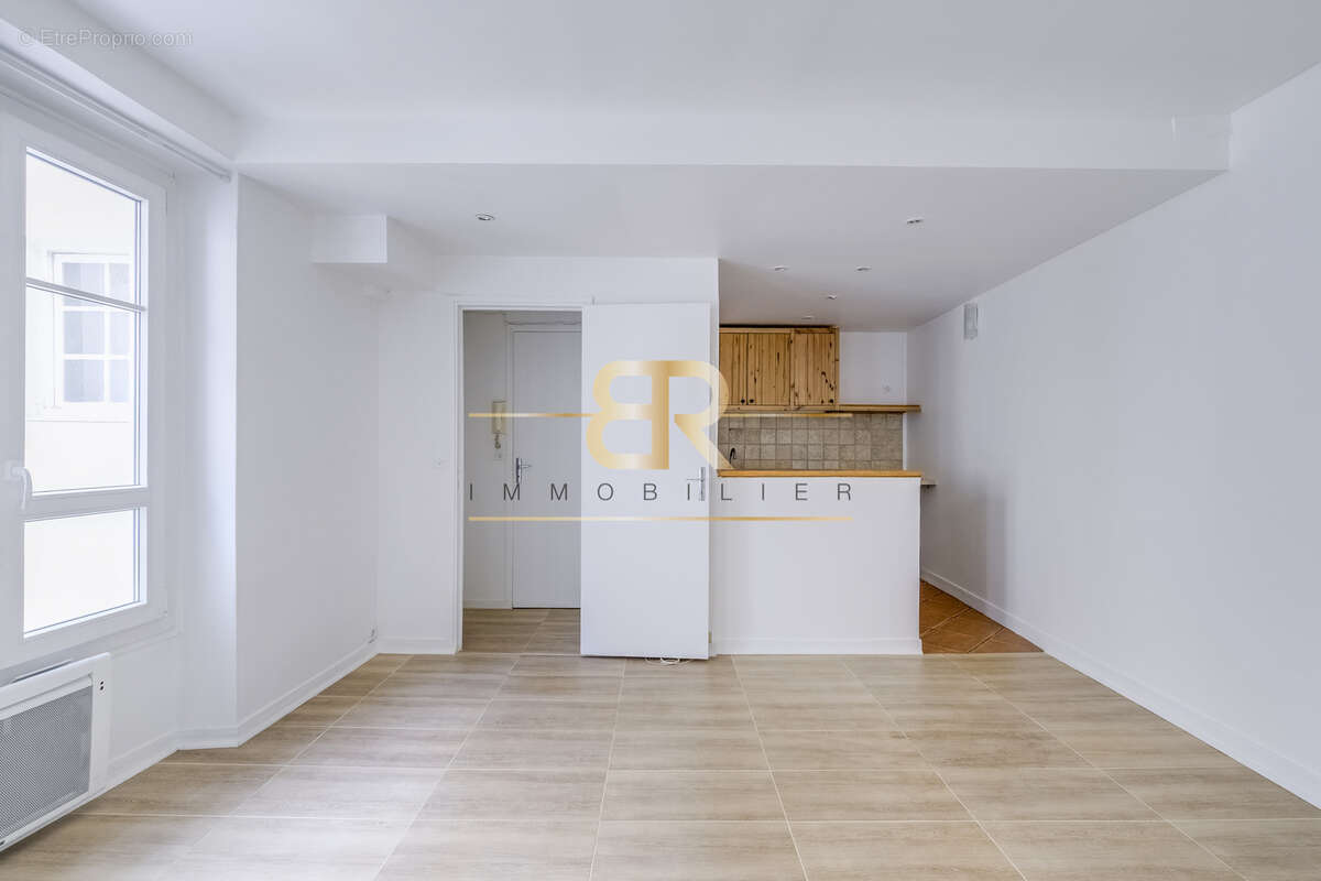 Appartement à PARIS-3E