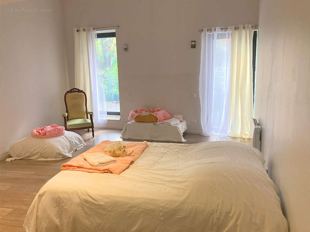 Maison à MONTELIMAR