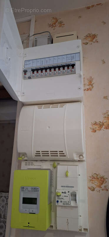 Maison à LAROCHE-SAINT-CYDROINE