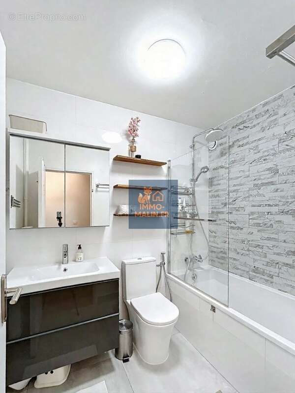 Entrée - Appartement à MONTREUIL