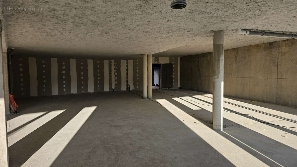 CELLULE 5 / 154,90 M2 - photo 4