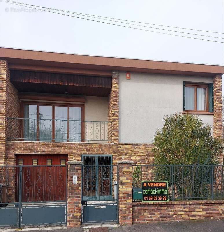 Maison à VIGNEUX-SUR-SEINE