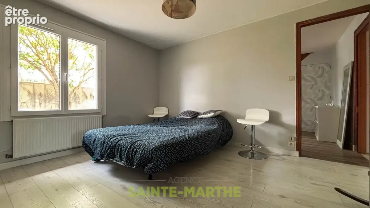 Niort Saint Liguaire. Pavillon sur sous-sol 5 chambres, garage et jardin. - photo 12