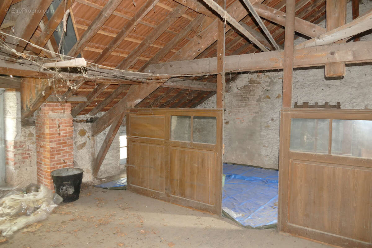 Maison à rénover avec local commercial et logement indépendants (Maurs, 15) - photo 14
