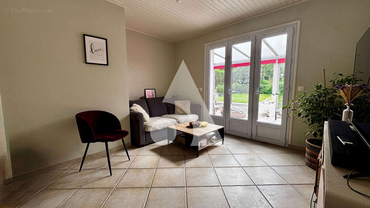 Maison à CONDE-SAINTE-LIBIAIRE