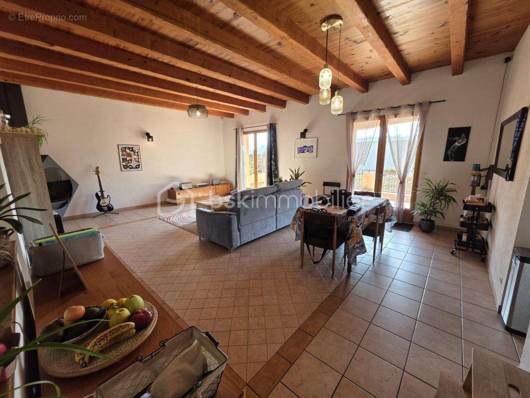 Entre cannes et antibes – maison 5 pièces de 114 m² – 80 m² d’annexes – piscine - photo 8