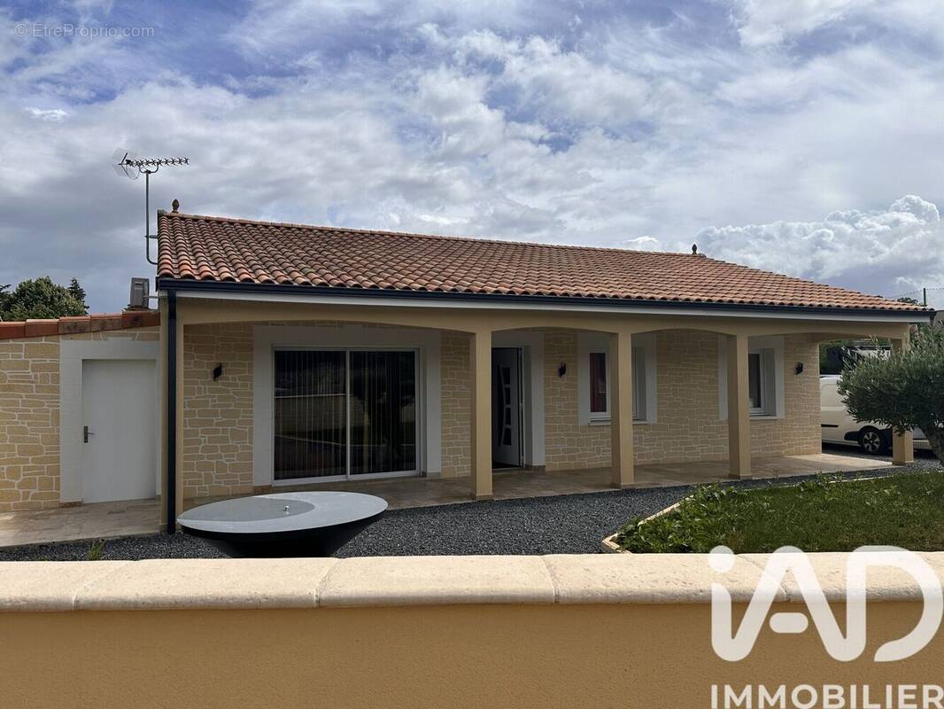 Photo 1 - Maison à RUFFEC