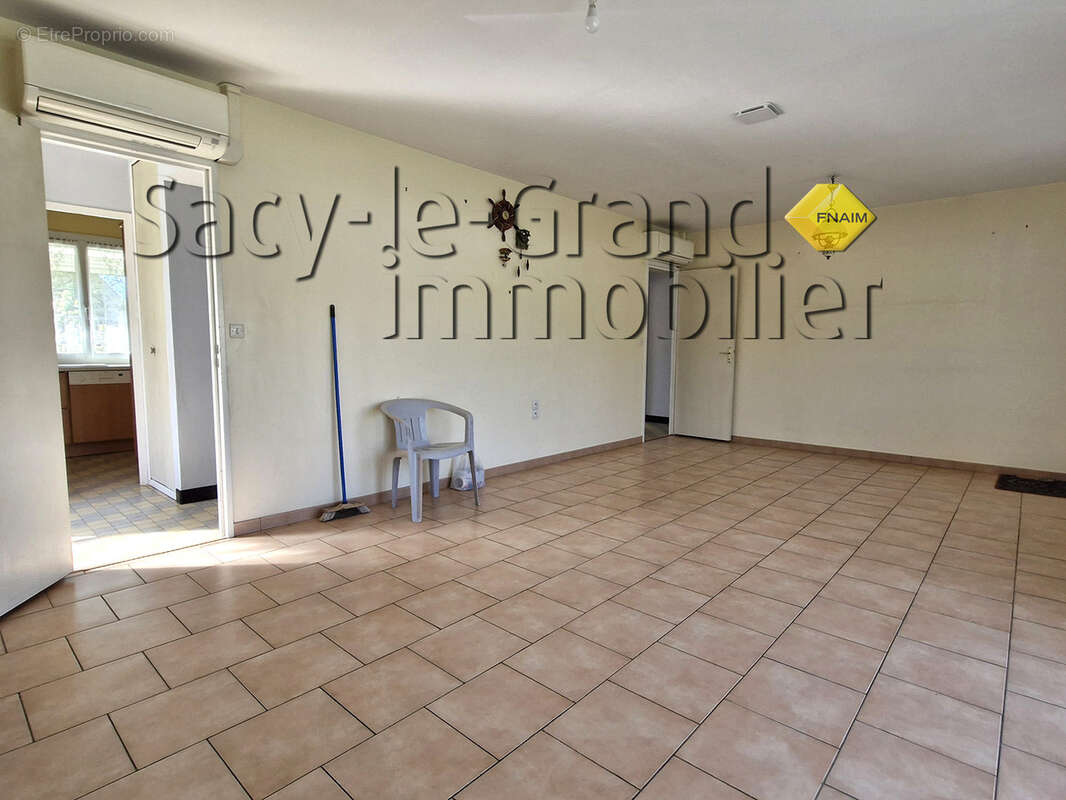 Maison à VERNEUIL-EN-HALATTE