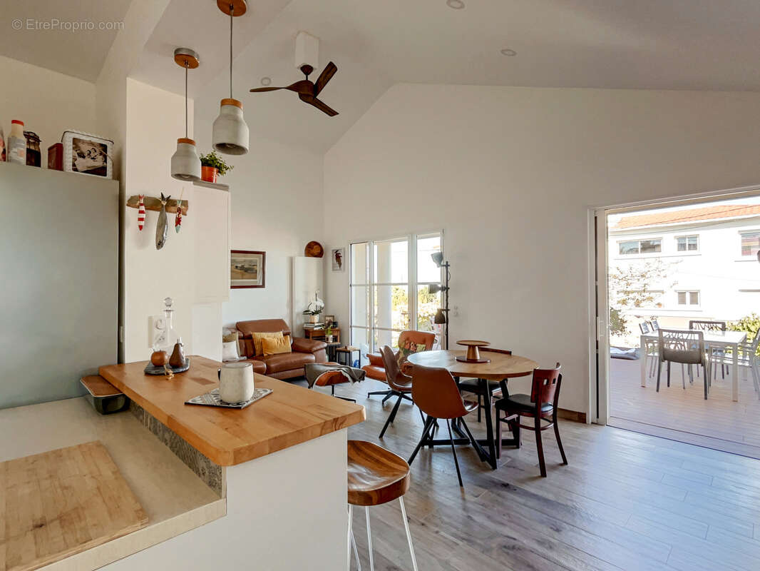 Maison à SAINT-GEORGES-DE-DIDONNE