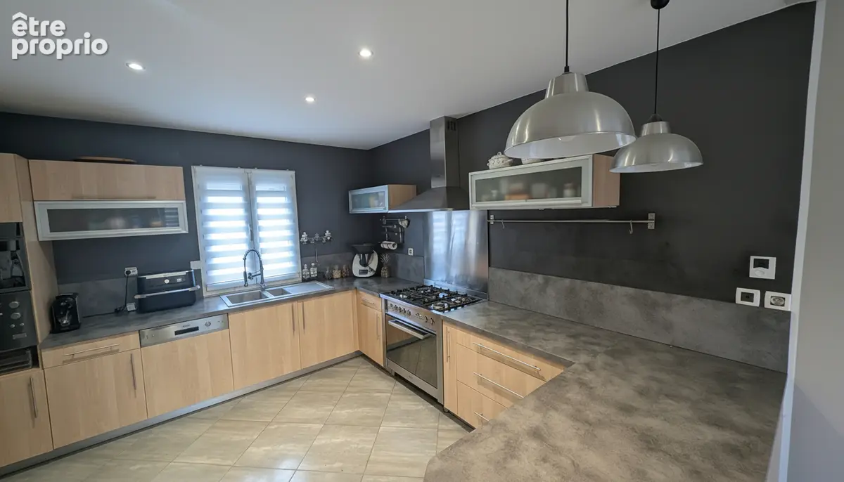 Maison familiale contemporaine de 165 m² : Prestations haut de gamme, moderne. - photo 3