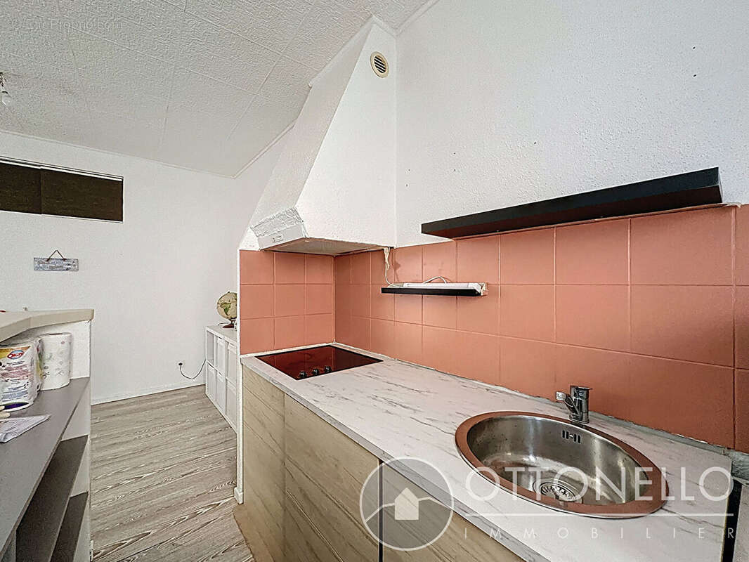 Appartement à ROQUEBRUNE-SUR-ARGENS