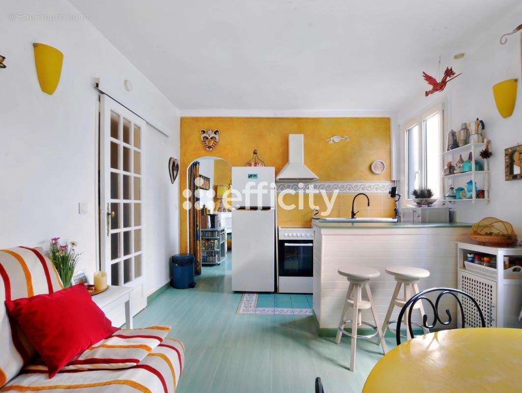 Appartement à PARIS-18E