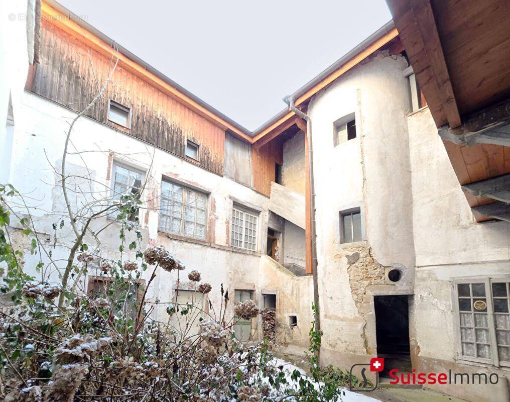 Maison à CLERVAL