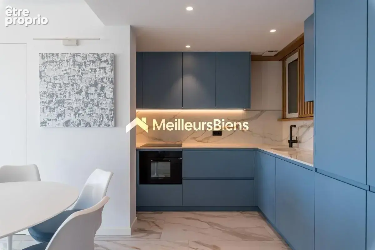 Cannes-Croisette, superbe appartement 4ème étage : 2 chambres, terrasse, vue mer - photo 9