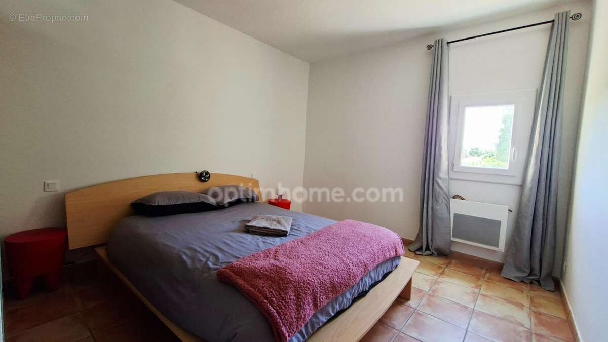 A Vendre Maison 237 m² double habitation possible et terrain arboré MEZEL (04) - photo 12
