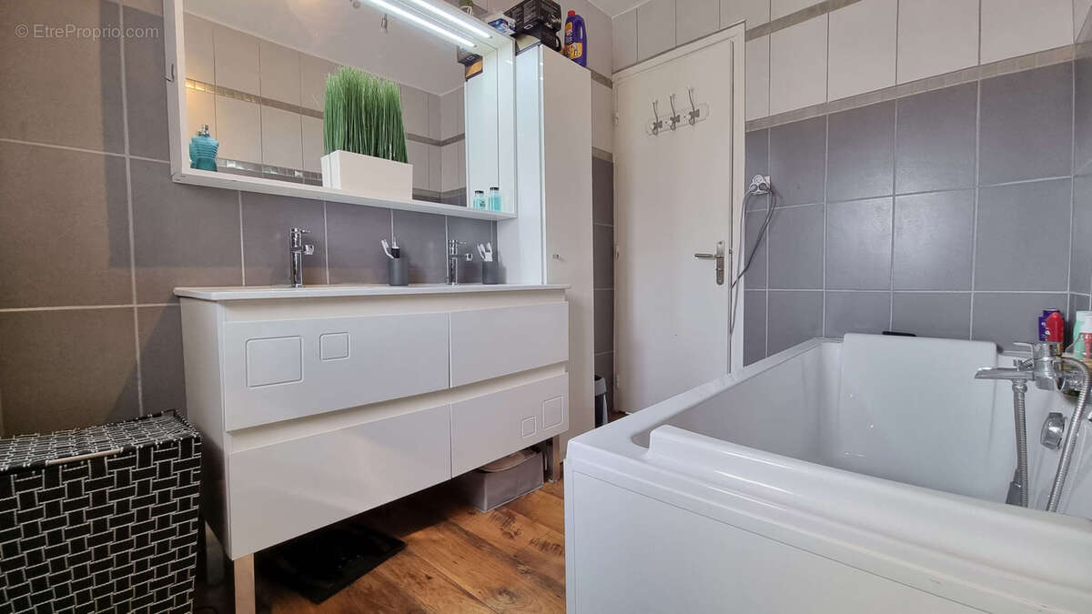 Maison à BRUAY-LA-BUISSIERE