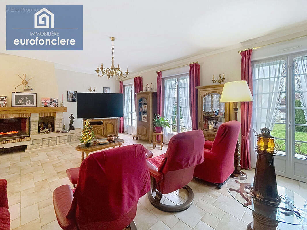 Maison à SAINT-JULIEN-LES-VILLAS