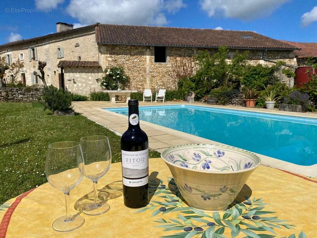 Maison à LA TOUR-BLANCHE
