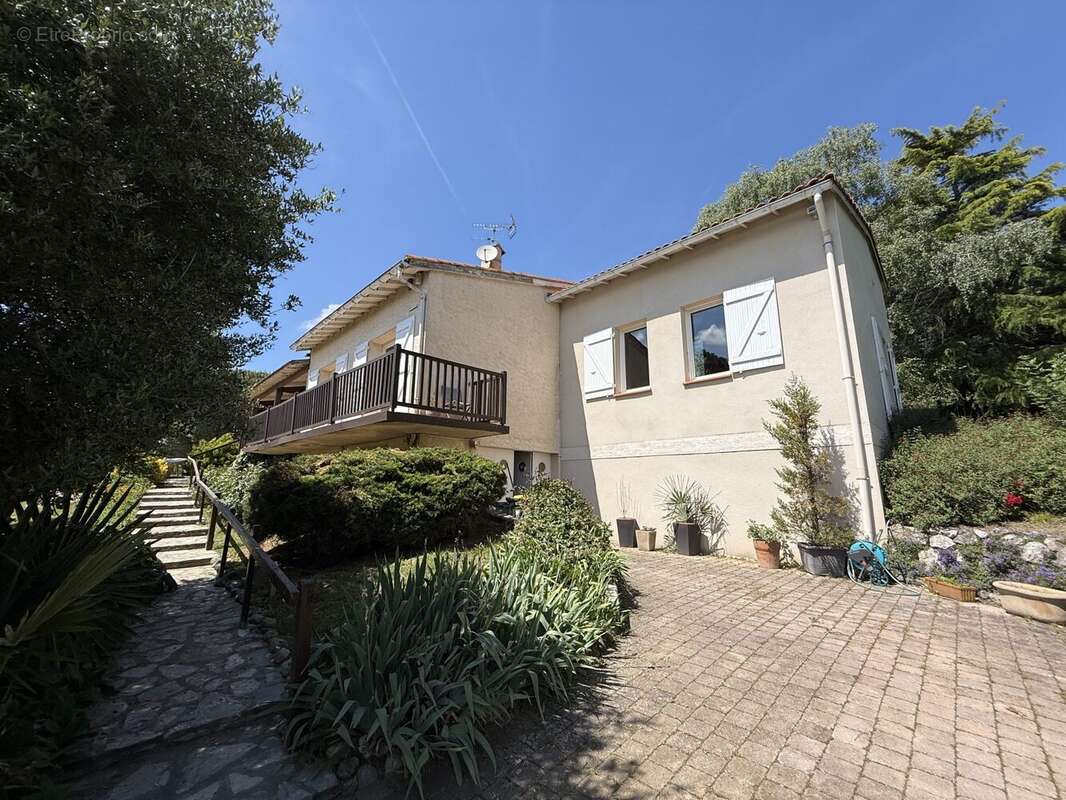 Maison à CLERMONT-LE-FORT