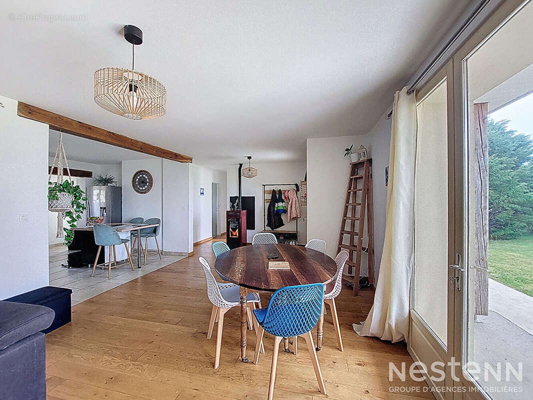 Maison à SAINTE-MAURE-DE-PEYRIAC