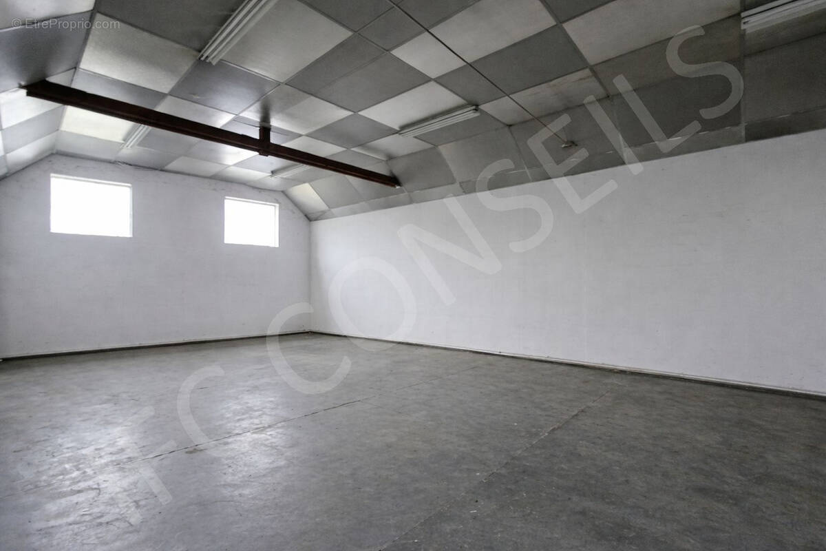 Commerce à SAINT-MARCEL