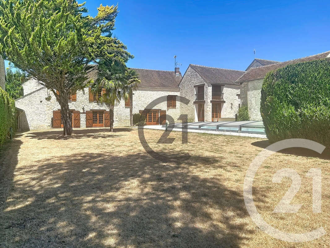 Maison 445 m² à Ury  - photo 2