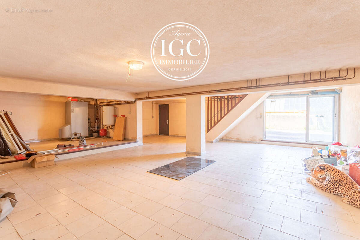 Maison à CHATEAUNEUF-LES-MARTIGUES