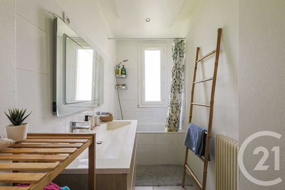 Appartement à MEYLAN