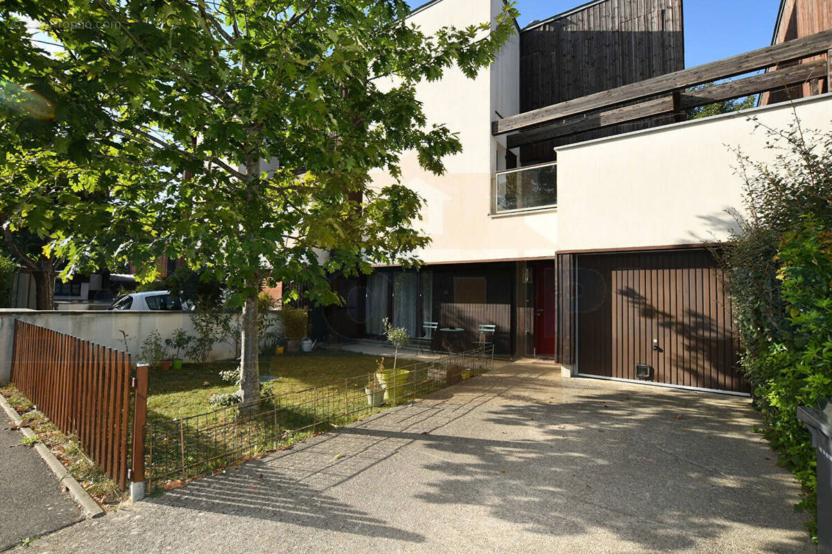 Maison à BOIS-D'ARCY