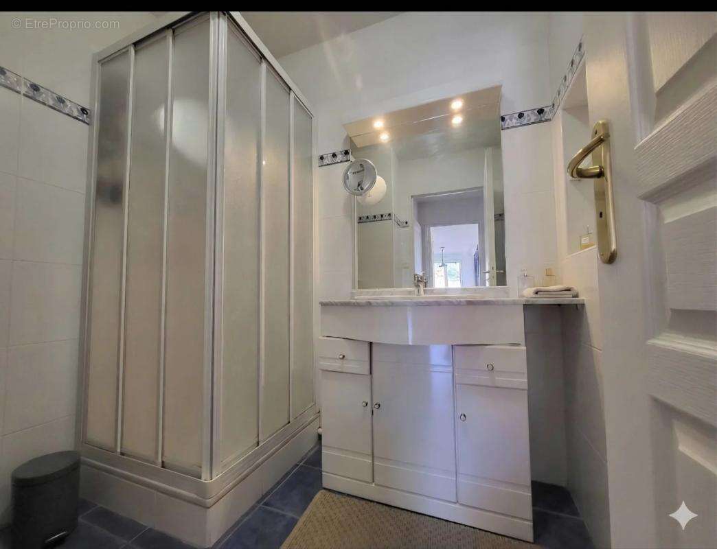 Appartement à MANDELIEU-LA-NAPOULE