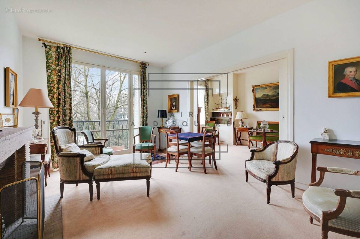 Appartement à NEUILLY-SUR-SEINE