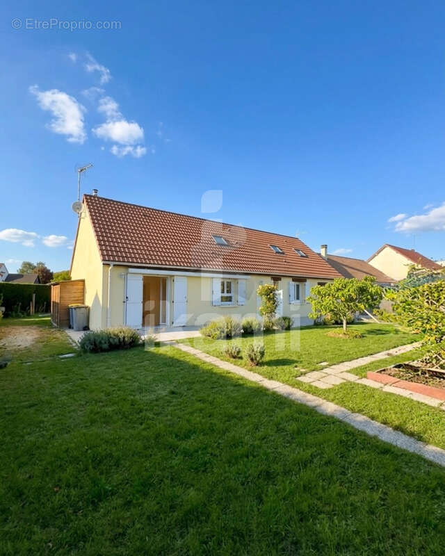 Maison à LAMOTTE-BEUVRON