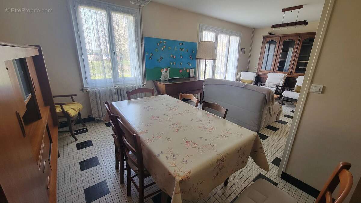Maison à RUFFEC