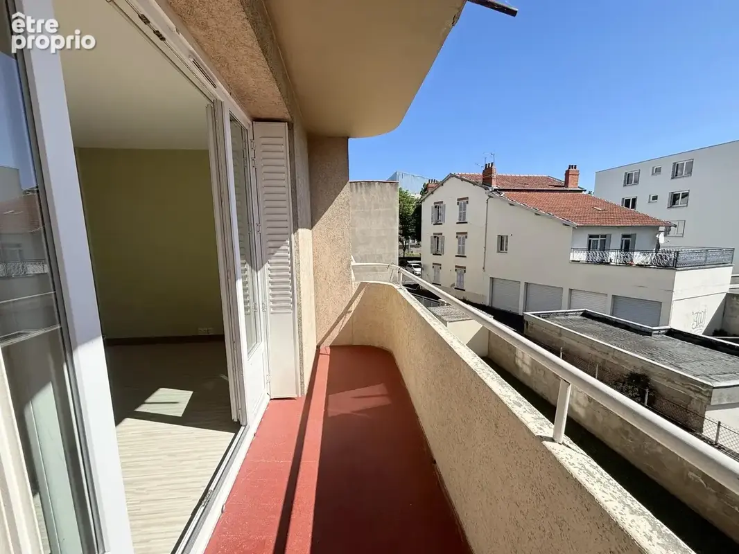 Clermont-Ferrand secteur les Bughes : T4 77.63m² avec balcon, place de parking et cave - photo 11