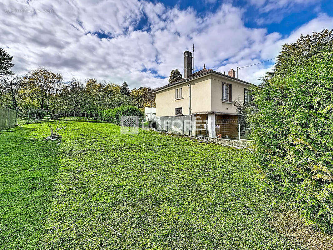 Maison à MANTOCHE