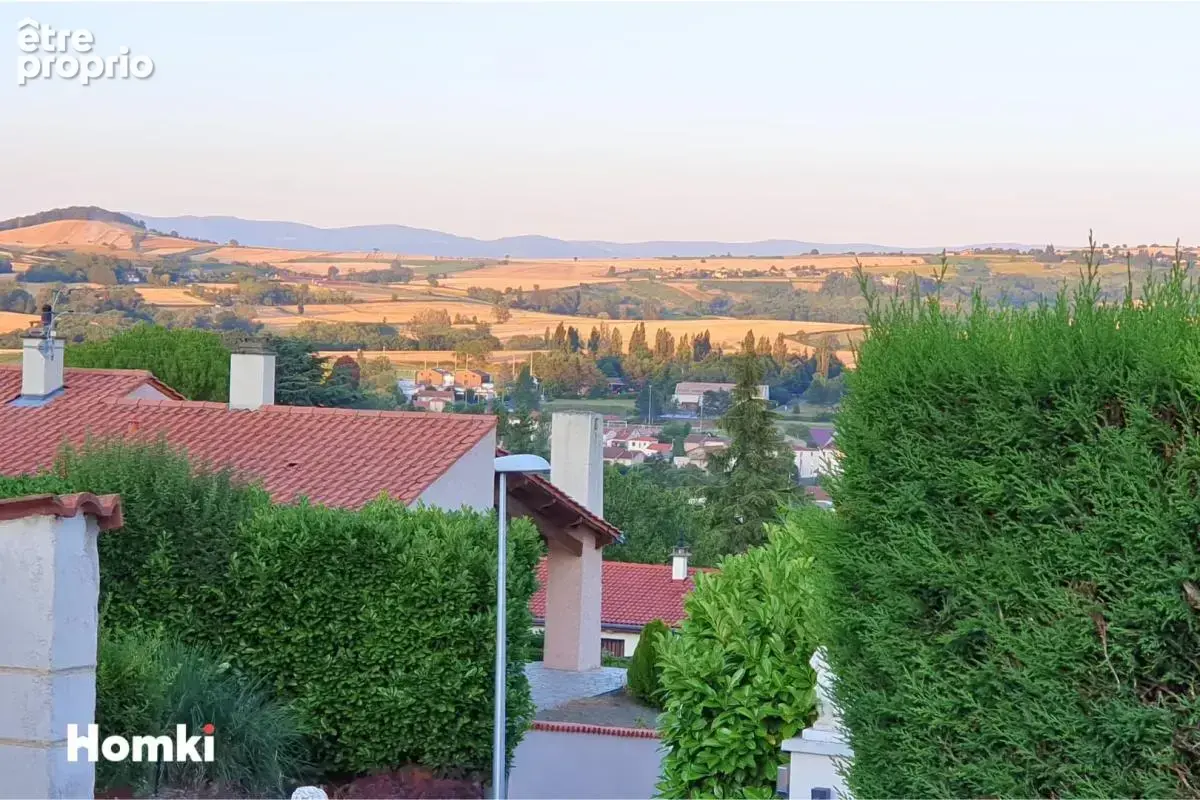 Vue imprenable, aucun vis-à-vis et plain-pied : une maison rare à Billom - photo 4