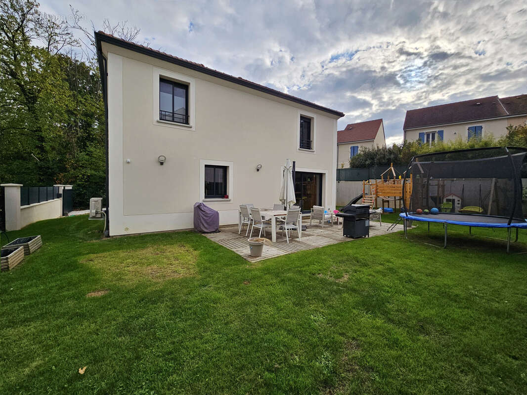 Maison à VILLECRESNES