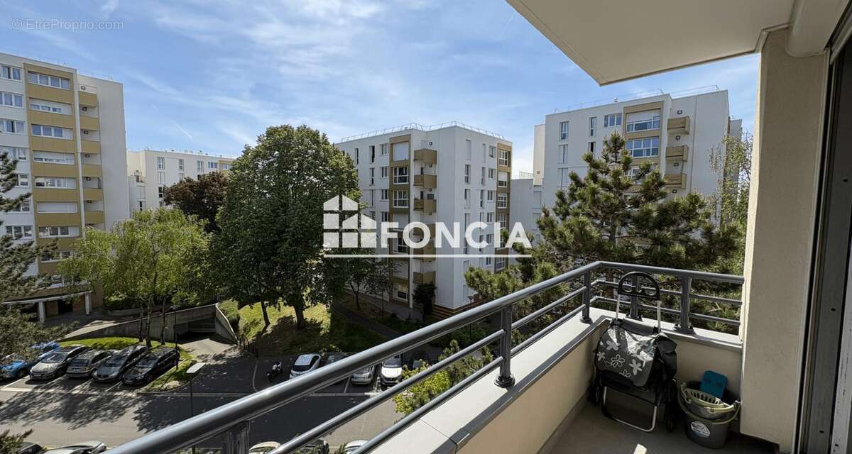 Appartement à FRESNES