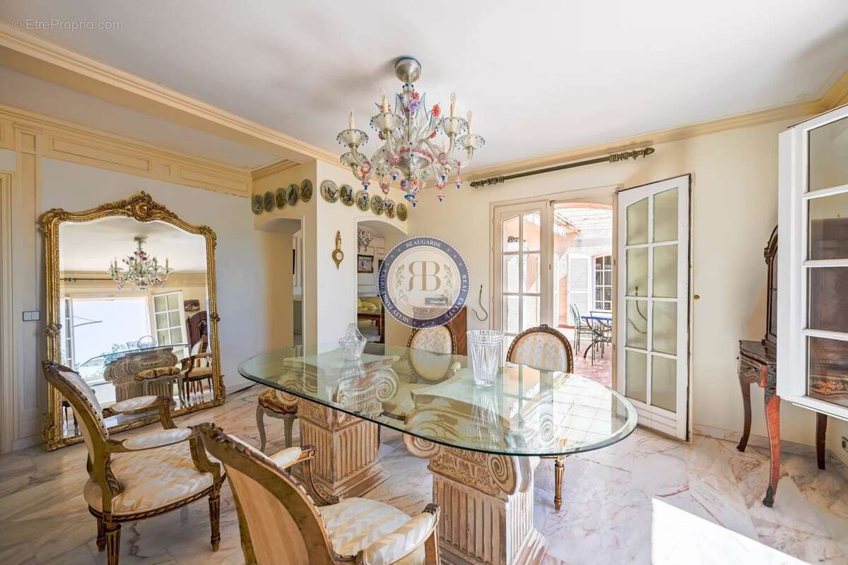 Maison à VALLAURIS