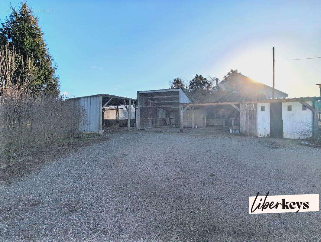 Maison à LONGUE-JUMELLES
