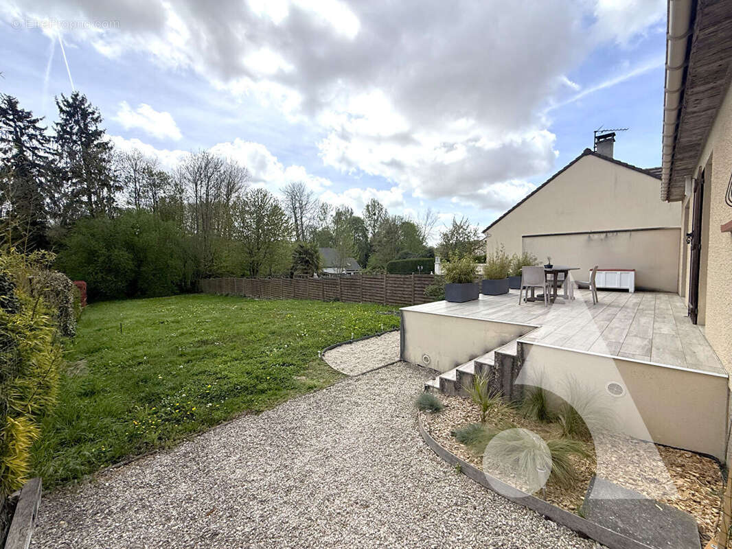 Maison à NEUFVY-SUR-ARONDE
